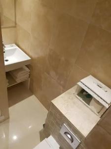 Twenty Nevern Square - 190