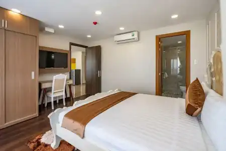 Emerald Central - 125