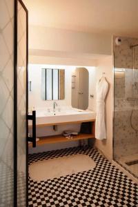 Mercure Nantes Centre Gare - 55