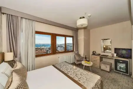 Azzap Galata - 4