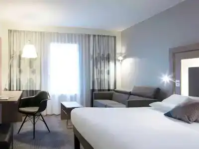 Novotel Chateau De Versailles - 3