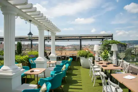 Mystery Budapest, Preferreds & Resorts - 7