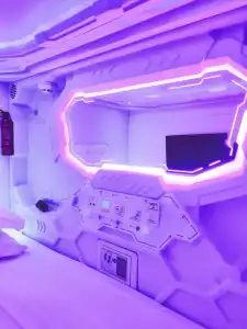 Met A Space Pod @ Arab Street - 30