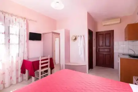 Mandilaria Studios - 63