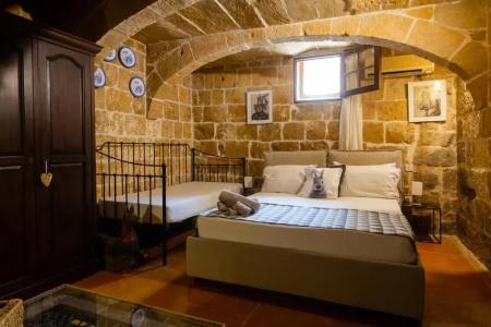 The Burrow Guest House - 170