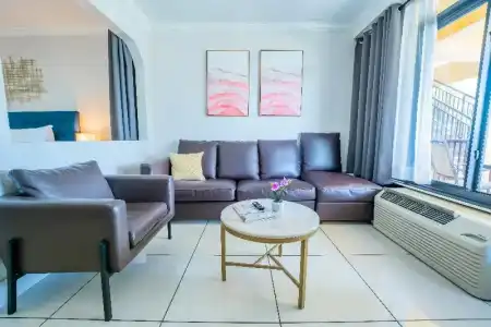 Boca Plaza - 168