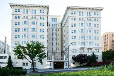 The Churchill near Embassy Row - 19