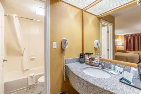 Quality Inn Branson - Hwy 76 Central - 9