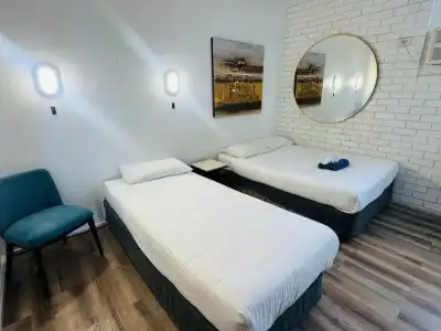 Mayfield Motel - 13
