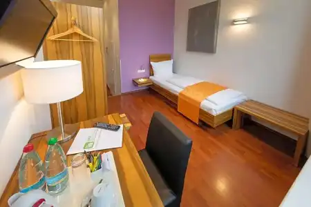 AMH Airport-Messe-Hotel - 24
