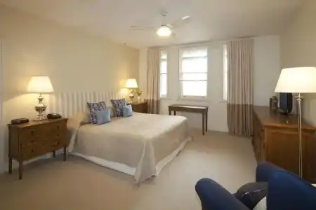 The Russell Boutique - 18