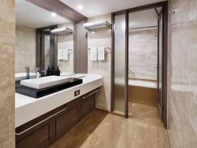 RIHGA Royal Osaka, Vignette Collection by IHG - 67