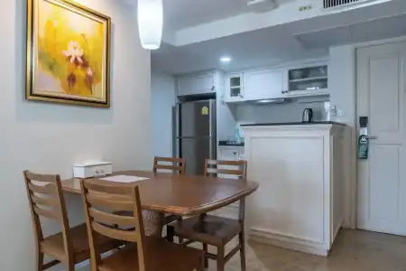 Sabai Sathorn - 181