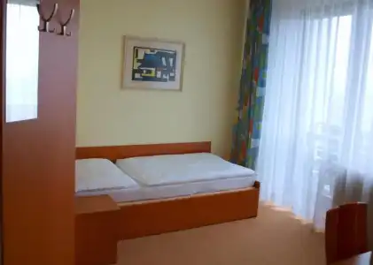 SOREA URÁN - 25