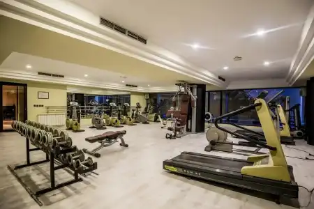 Dellarosa Boutique and Spa - 7