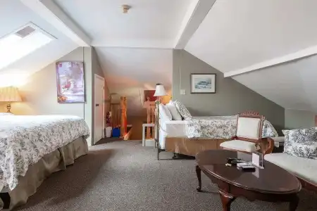 Stone Maiden Inn - 79