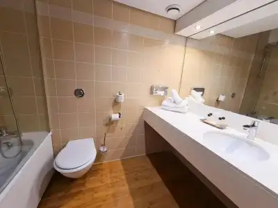 C Suites - 42