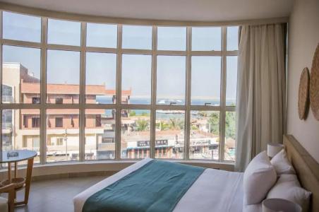 Redcon Suites - 366