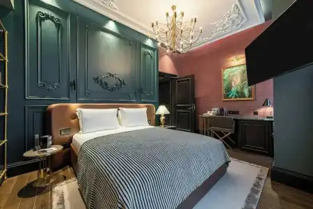 Orient Occident Istanbul, Autograph Collection - 0