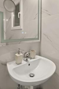 Athens Warehouse Boutique & Suites - 30