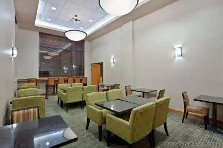 Holiday Inn Express Vancouver Airport - Richmond by IHG - 17