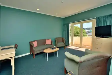 Shoreline Motel - 61