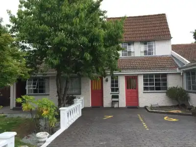 Ferry Motel - 22