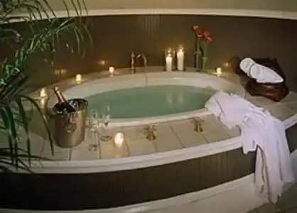 1801 First Luxury Inn - 17