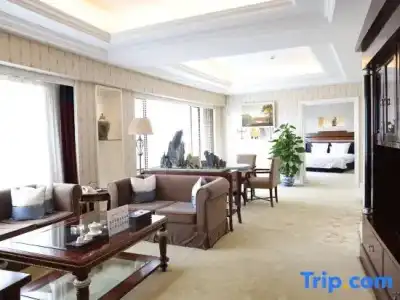 Nanjing Grand - 142