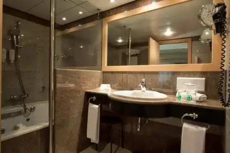 Suites Plaza & Wellness - 8