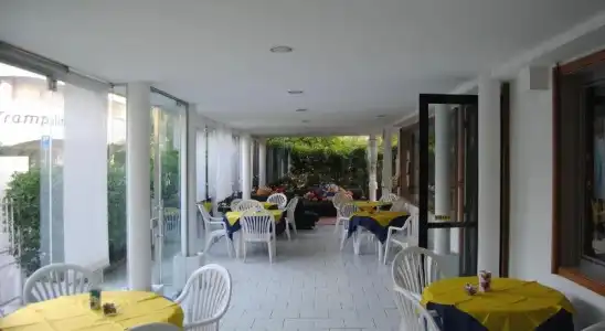 Carlton - 18