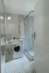 V1935 Luxurious Apartments - 16