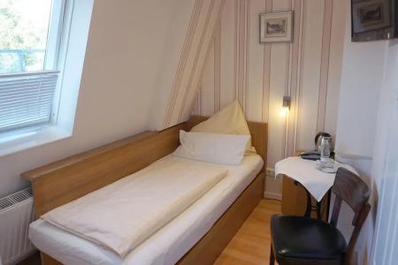 am Schloss Biebrich - 11