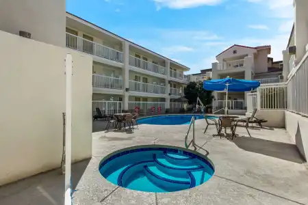 Baymont Inn & Suites by Wyndham Tempe University/Phoenix - 18