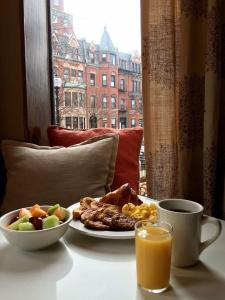 Maverick Suites at 245 Newbury St - 12
