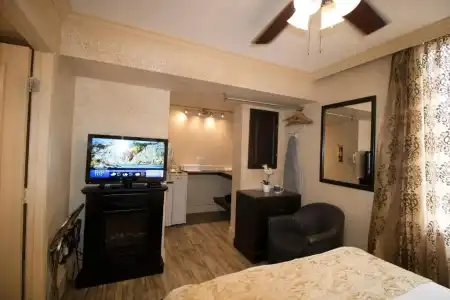 Divya Sutra Suites on Robson Downtown Vancouver - 47