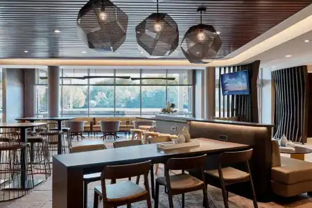SpringHill Suites by Marriott - 10