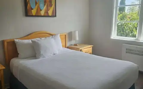 2400 Motel - 57