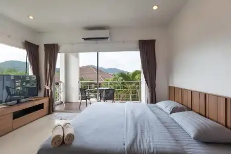 Number 4 Apartment - 8