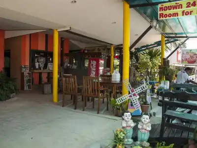 OYO 75304 Riverside Guesthouse - 18