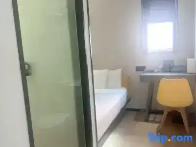 100 Inn (Shanghai Zhenping Road Subway Station) - 21