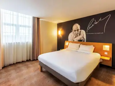 Novotel Cardiff Centre - 2