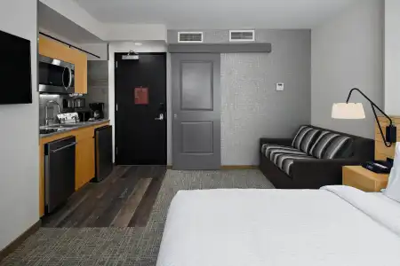 TownePlace Suites by Marriott New York Manhattan - 16