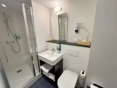 Sure by Best Western Annecy - 91