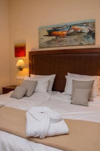 Apollo Resort Art - 35
