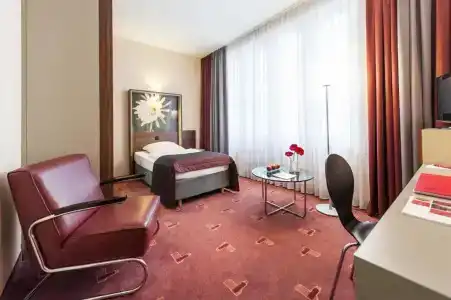 Premier Inn Köln City Mediapark - 43