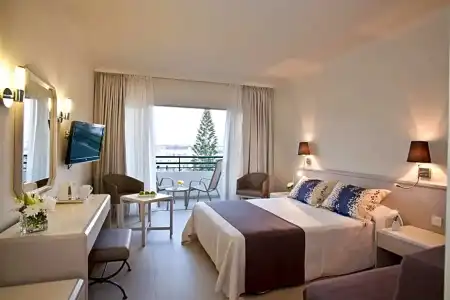 Louis Imperial Beach - 25
