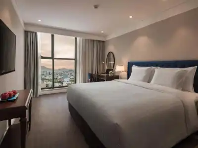 Altara Suites Da Nang by AHG - 31