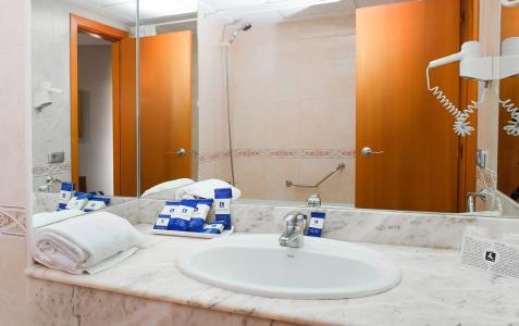 RH Corona del Mar - 14