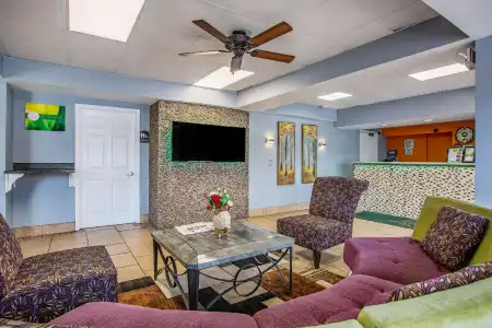 Quality Inn Bowling Green South - 12